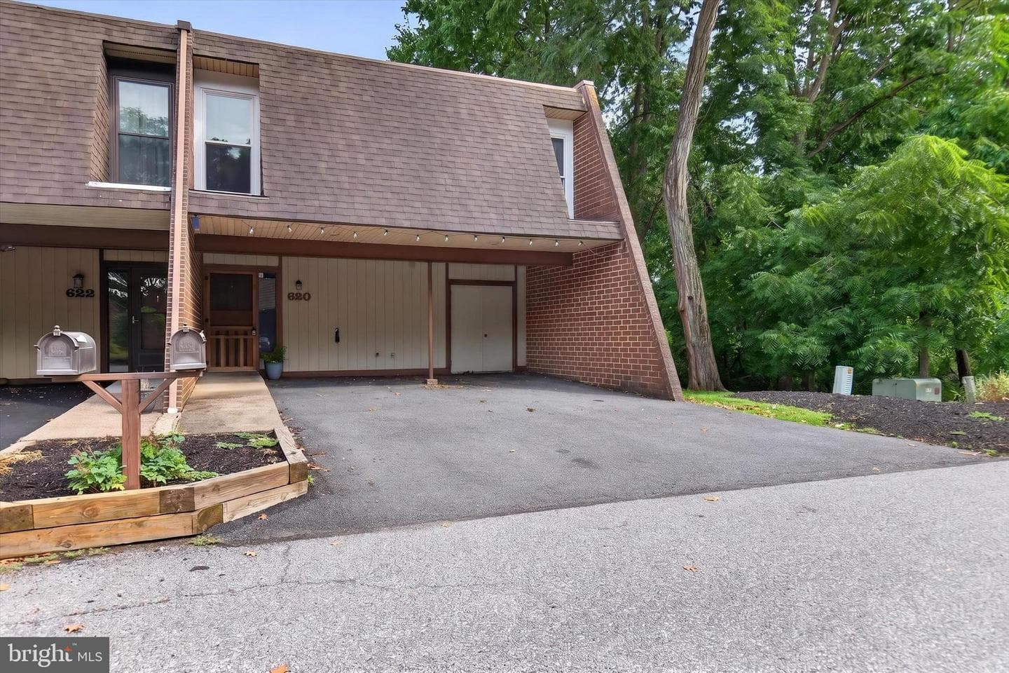 620 Cedar Ridge Lane photo 3