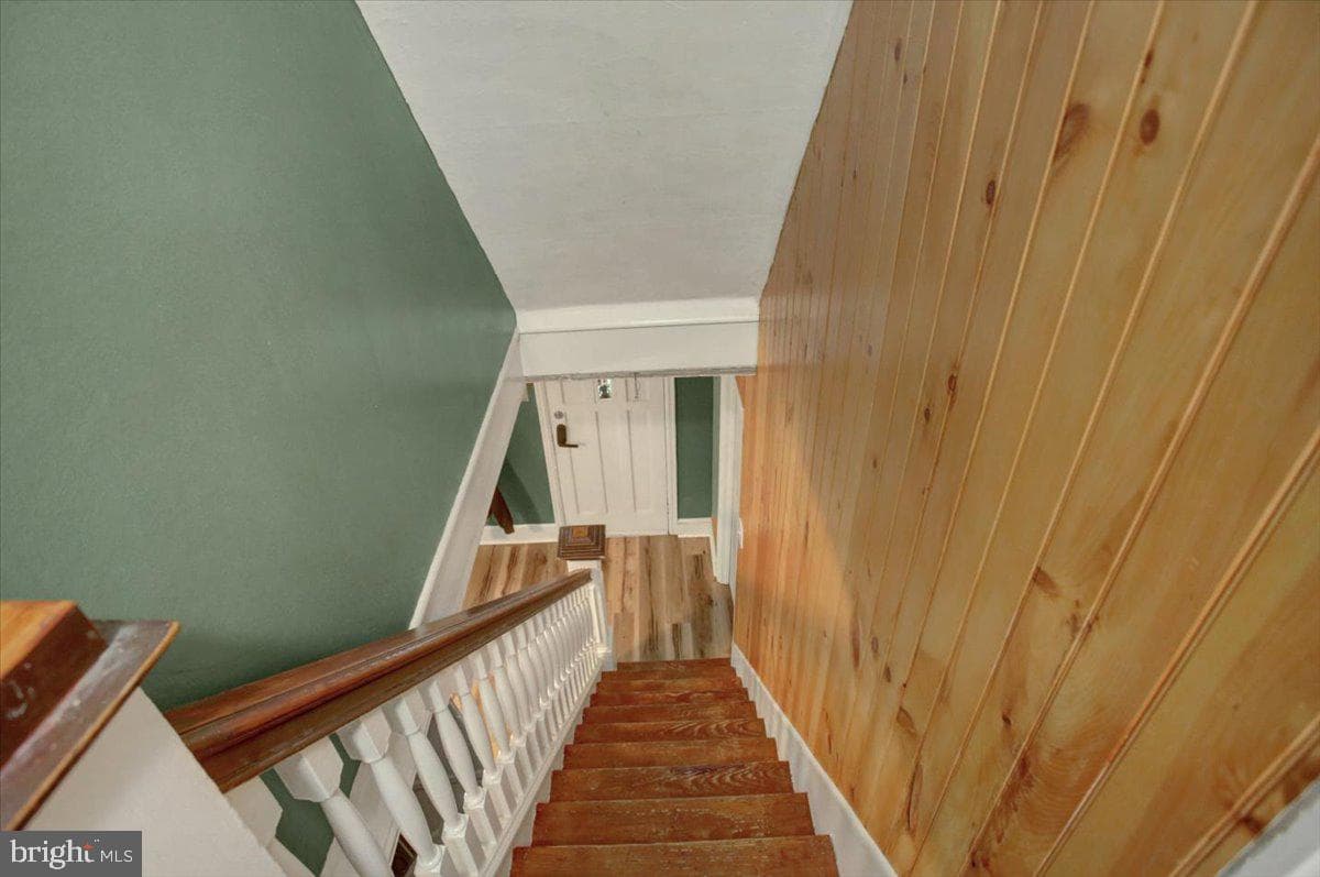 323 E Garfield Street photo 25