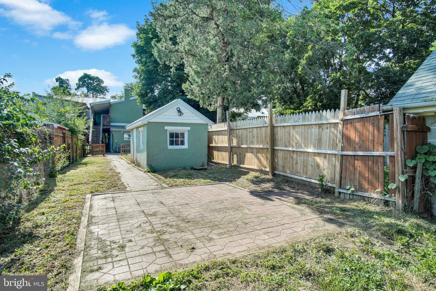 151 S East Street photo 27