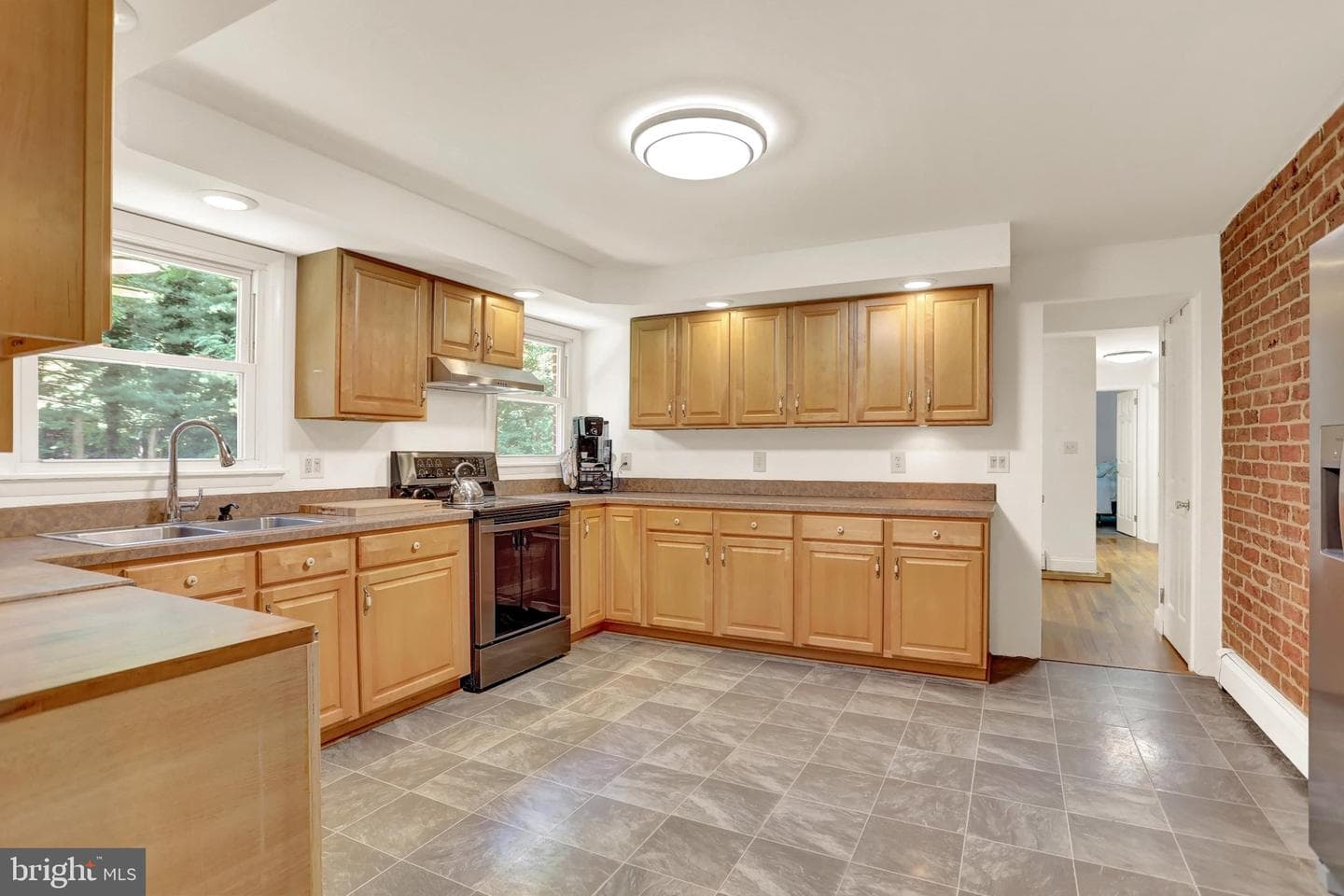 65 Sunnyside Drive photo 14