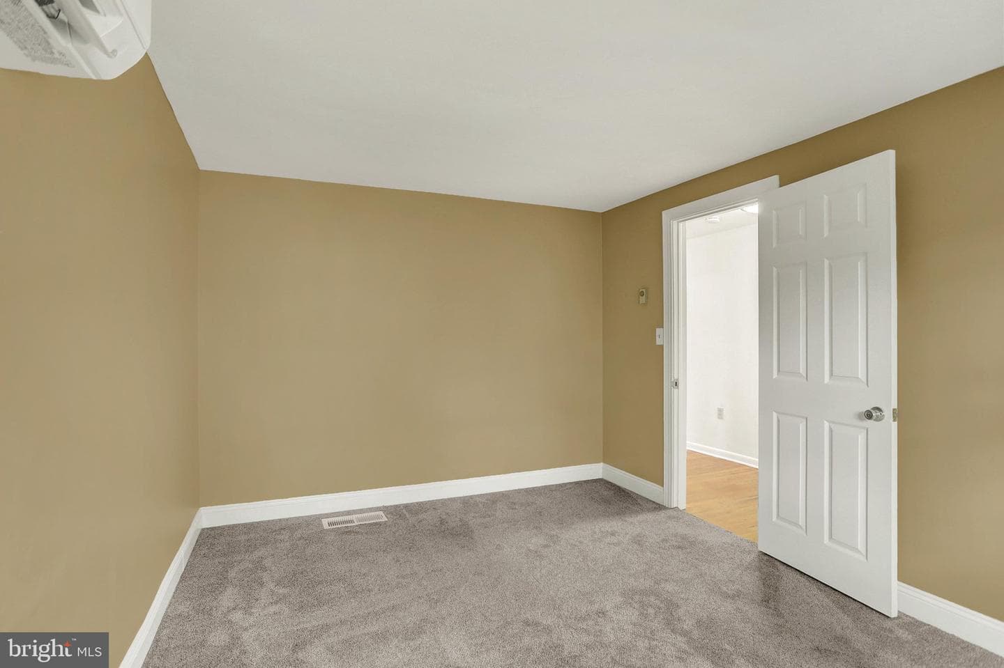 65 Sunnyside Drive photo 38