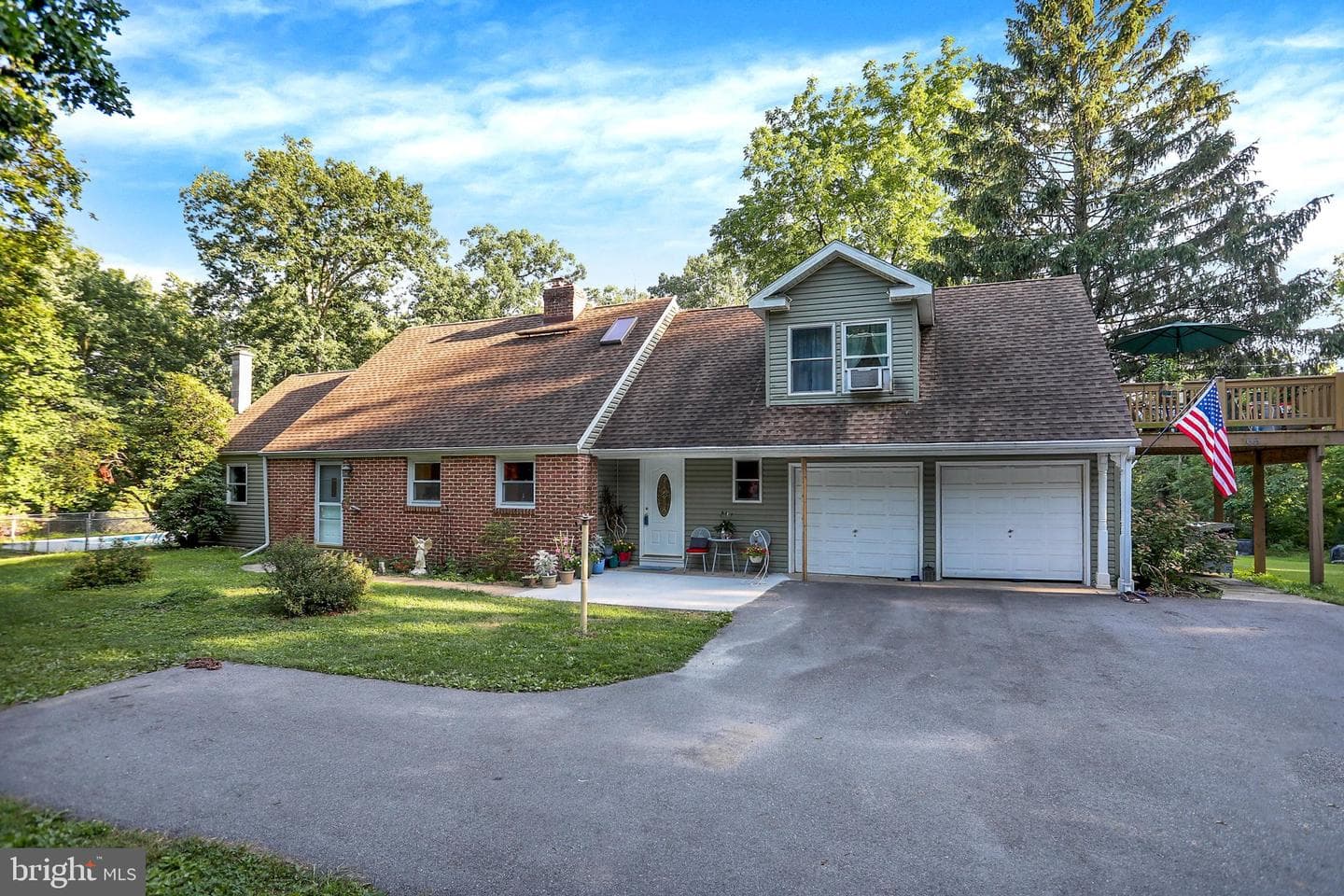 65 Sunnyside Drive photo 5