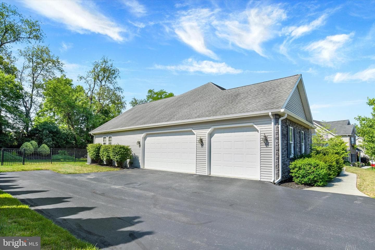 807 Genevieve Drive photo 27