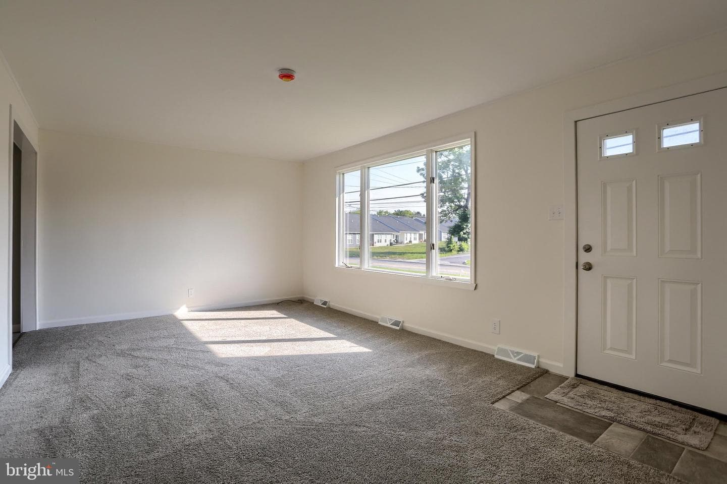 204 S Locust Street photo 7