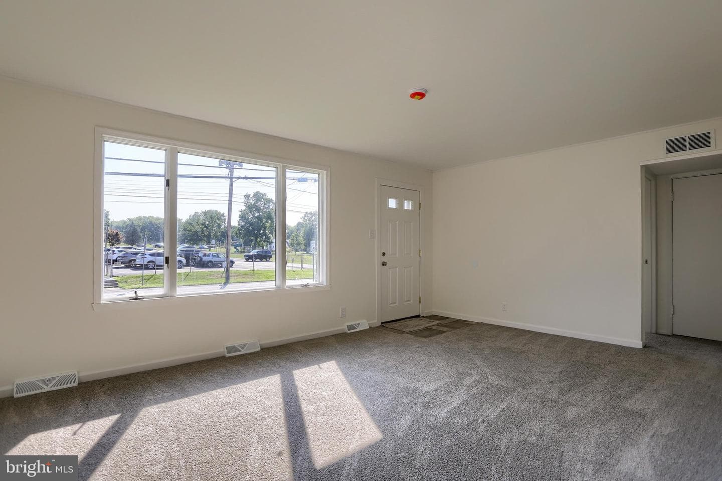 204 S Locust Street photo 9