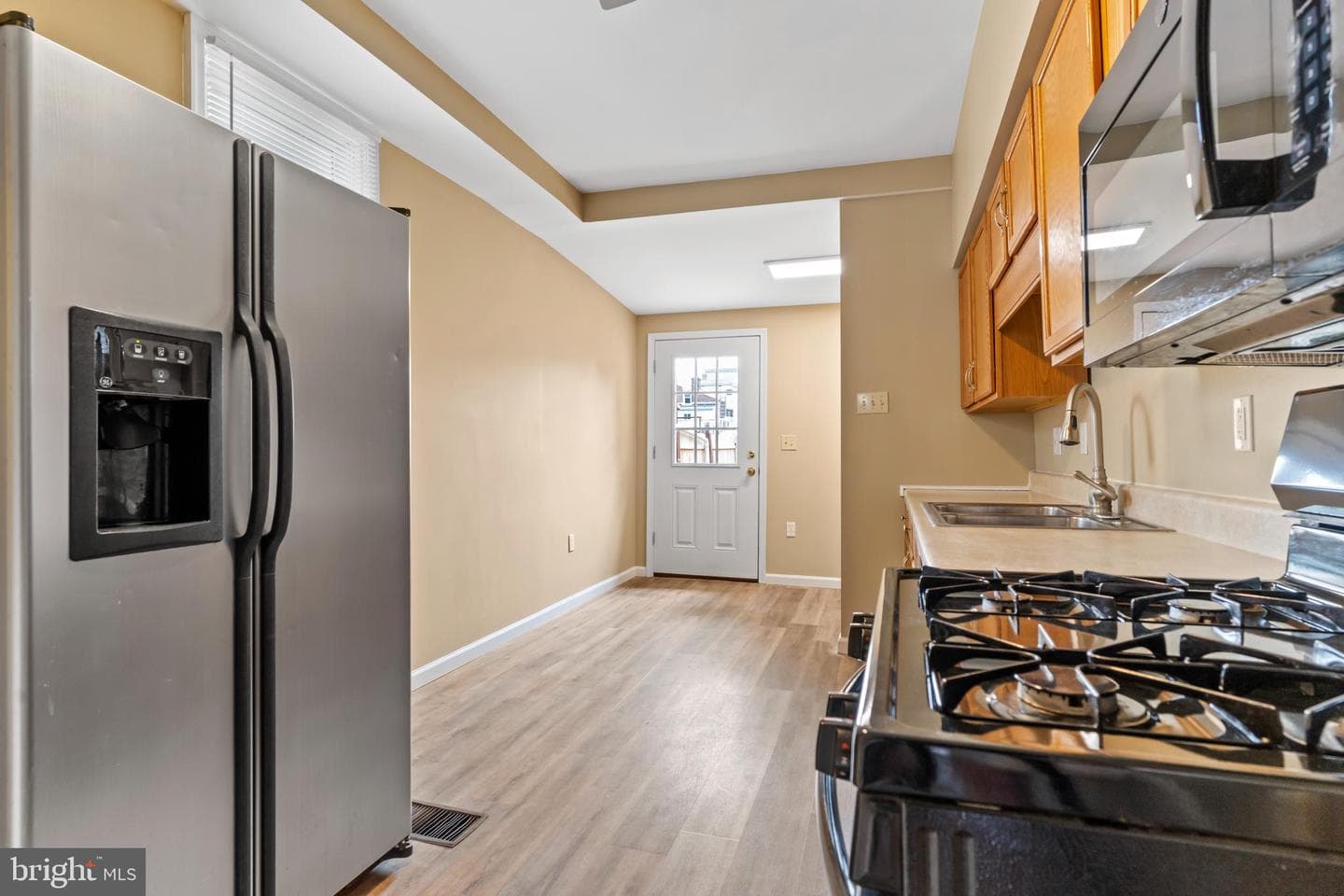 54 E Penn Street photo 8