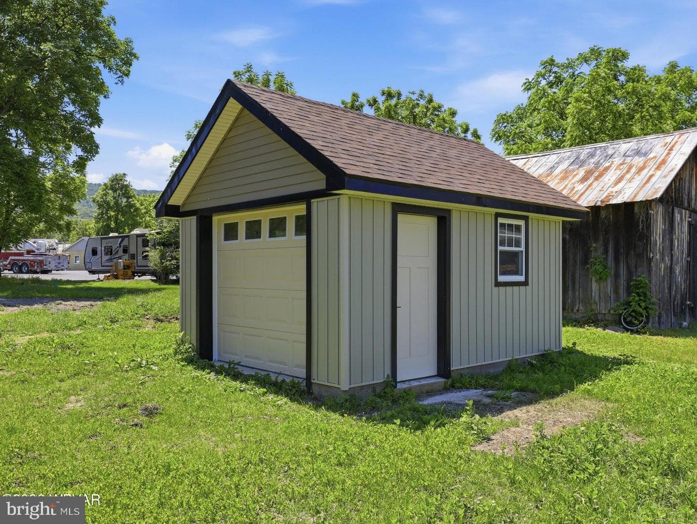 143 E Main Street photo 44