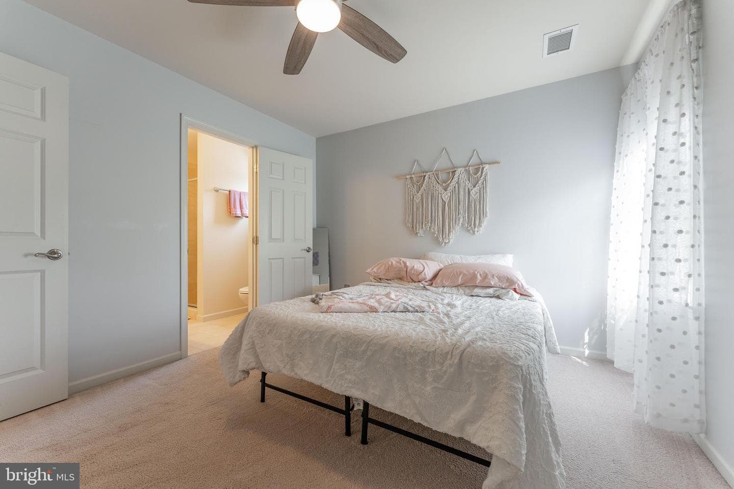 975 S Waterloo Road photo 45