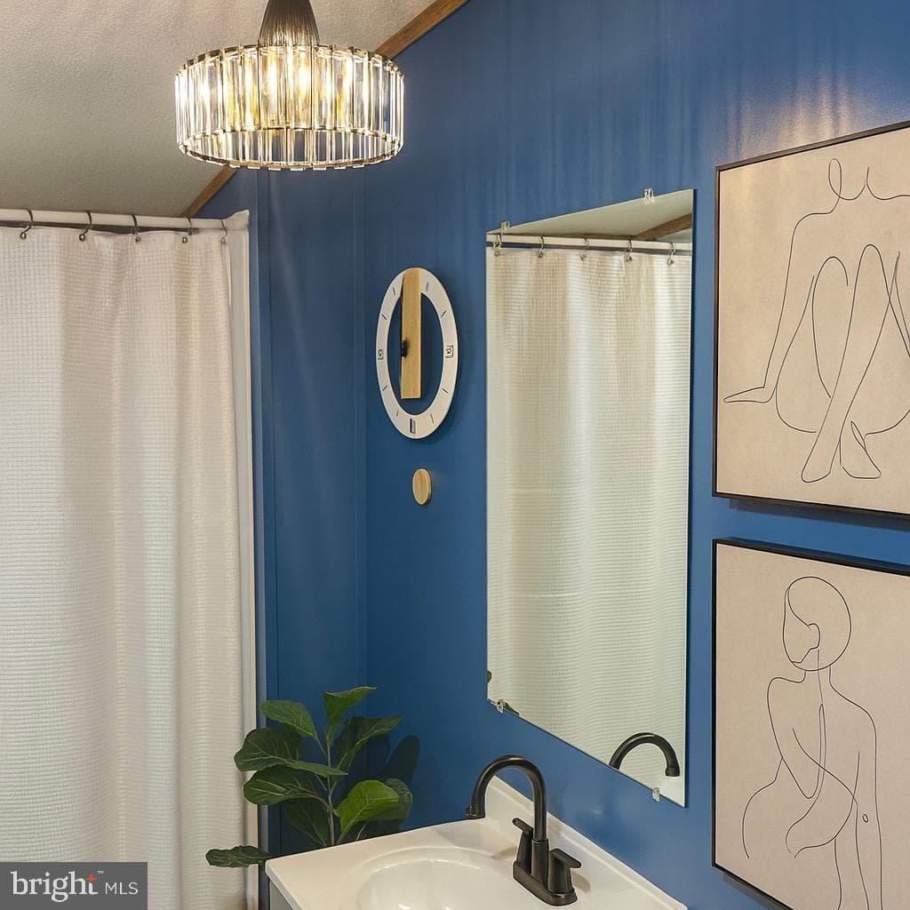 111 Imperial Drive photo 6