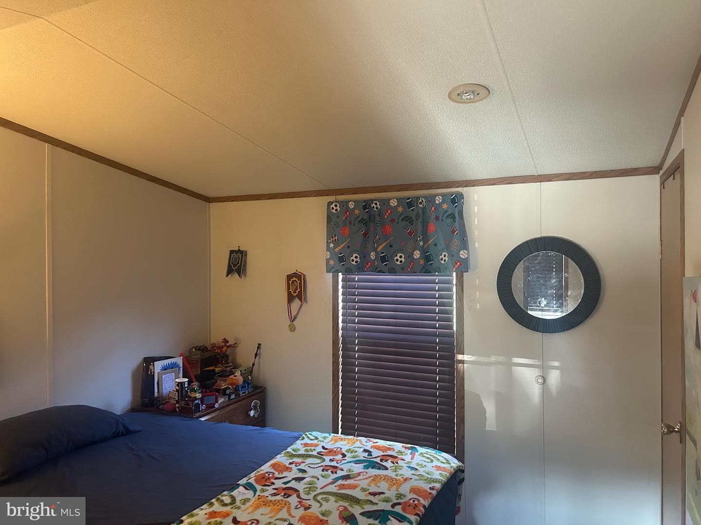 111 Imperial Drive photo 9