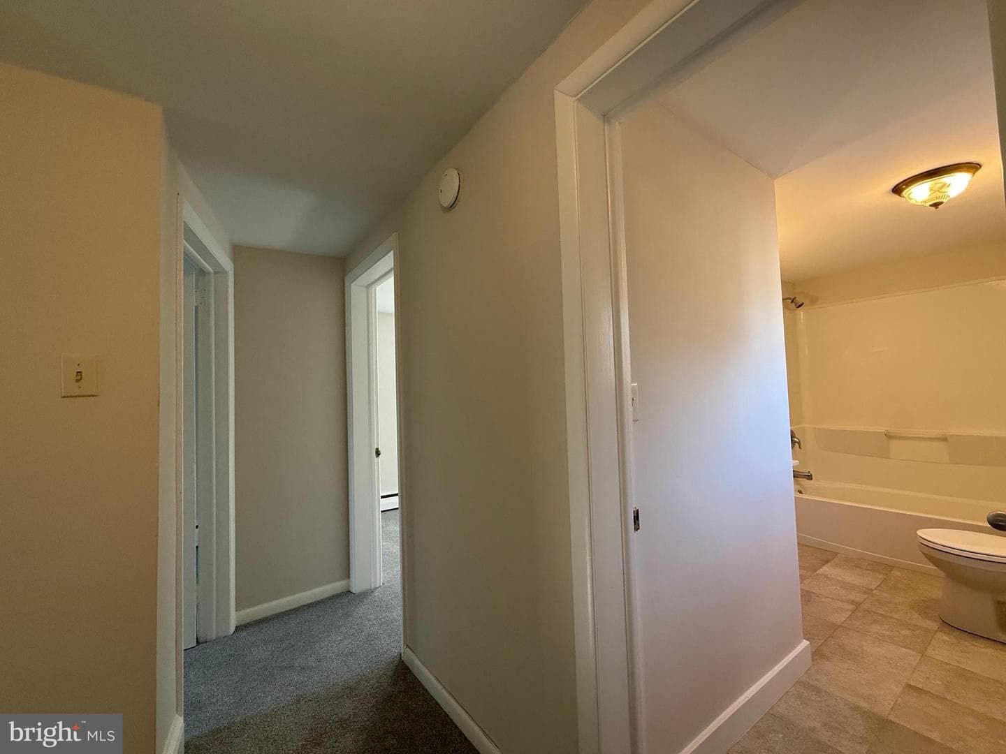 121 E Harmony Road photo 23