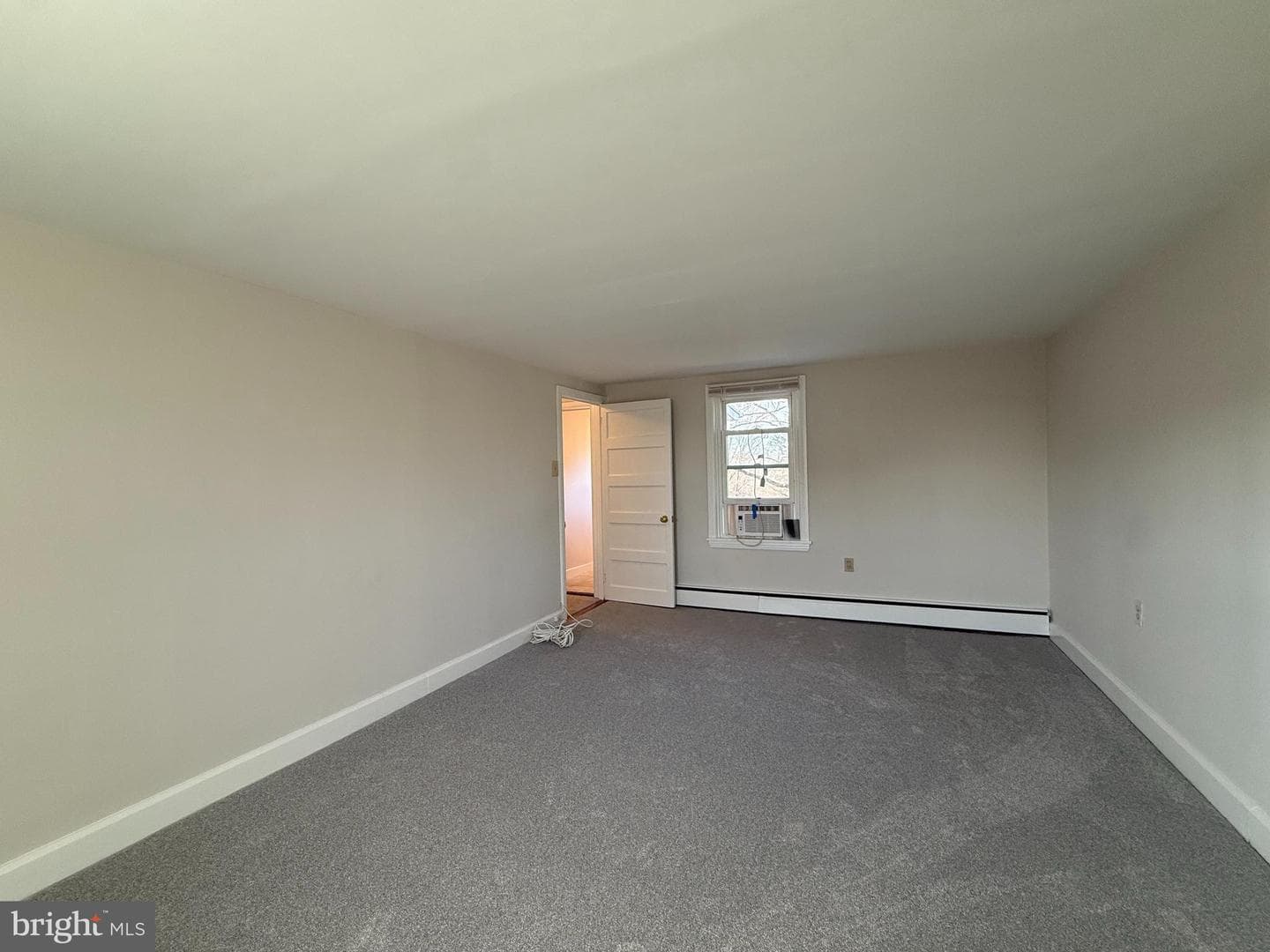 121 E Harmony Road photo 32