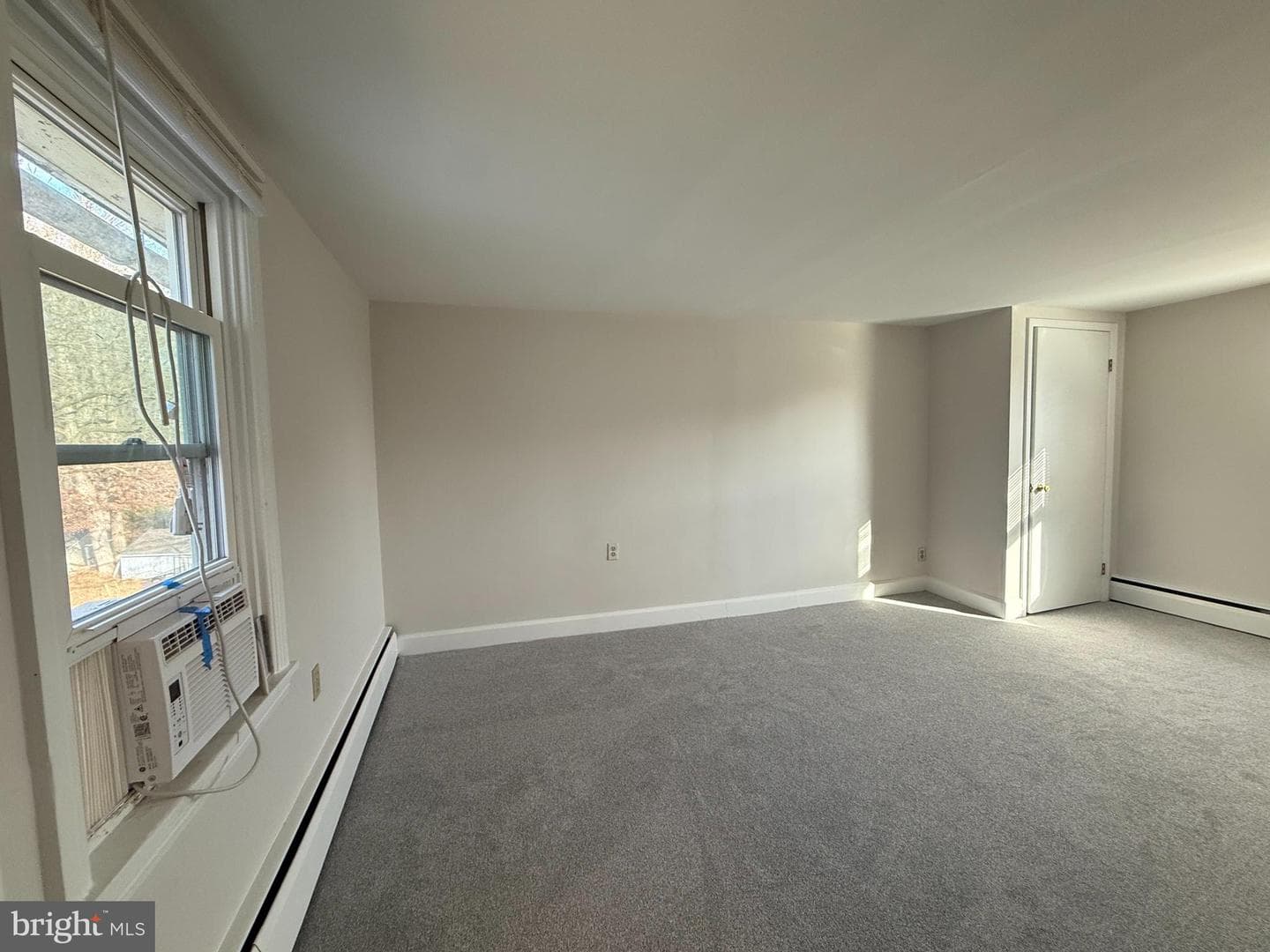 121 E Harmony Road photo 33