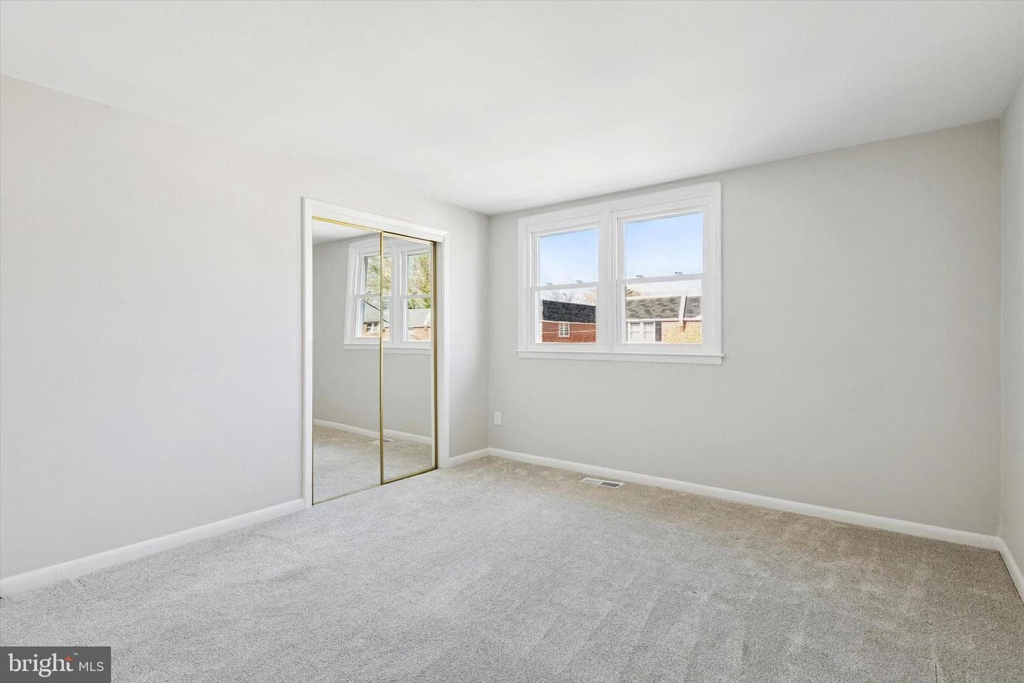334 Mary Street photo 8