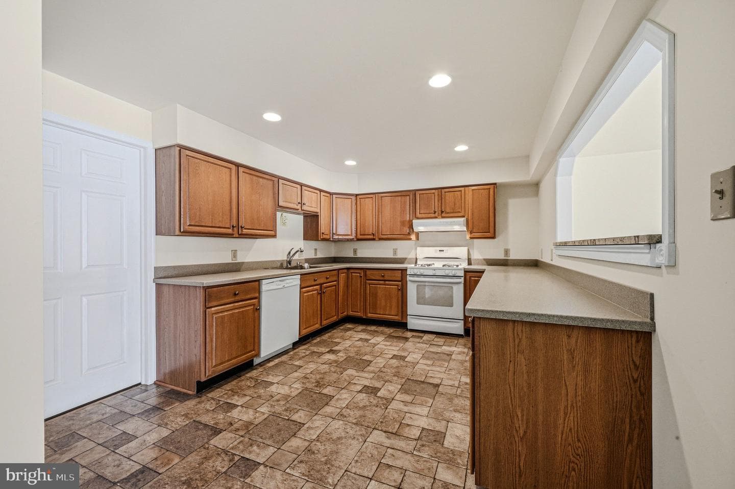 101 Violet Drive photo 40