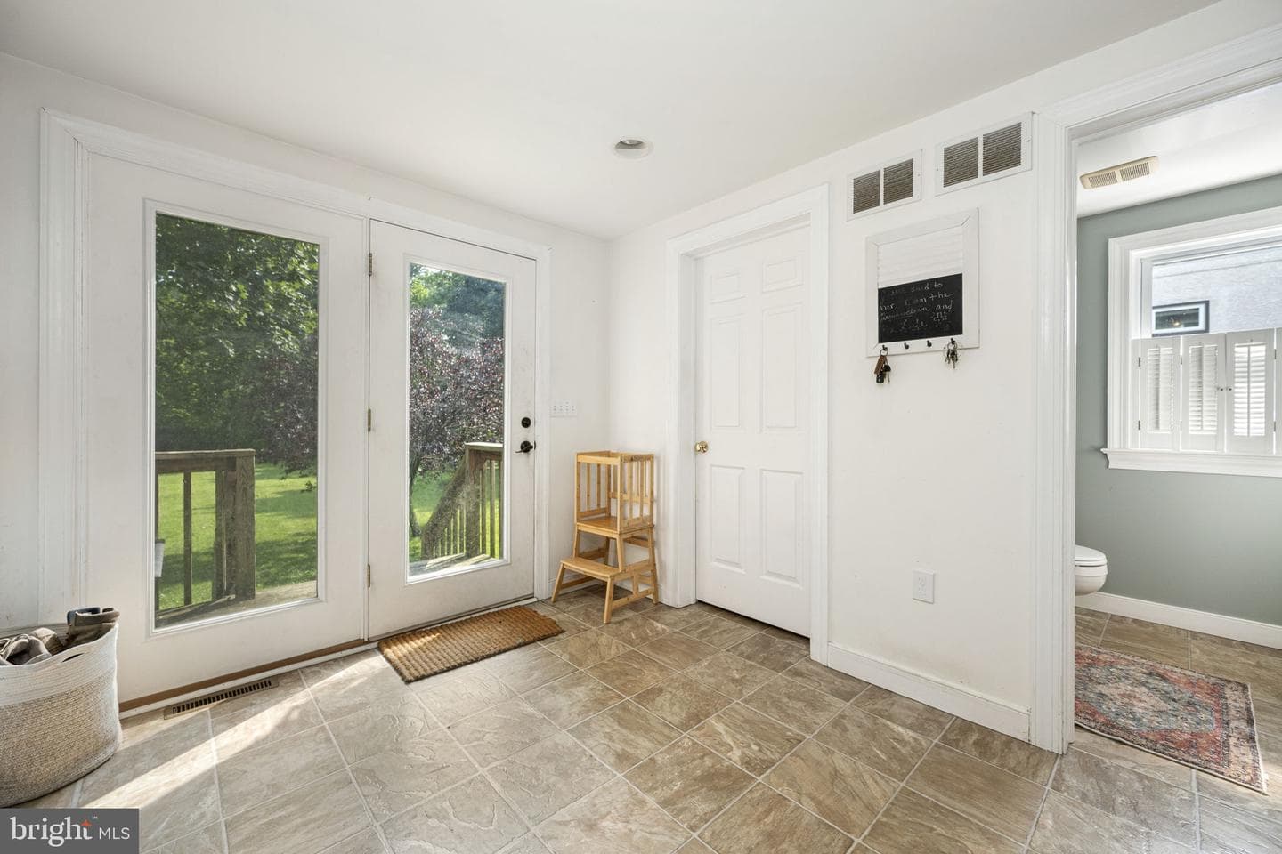 650 Fairview Road photo 10