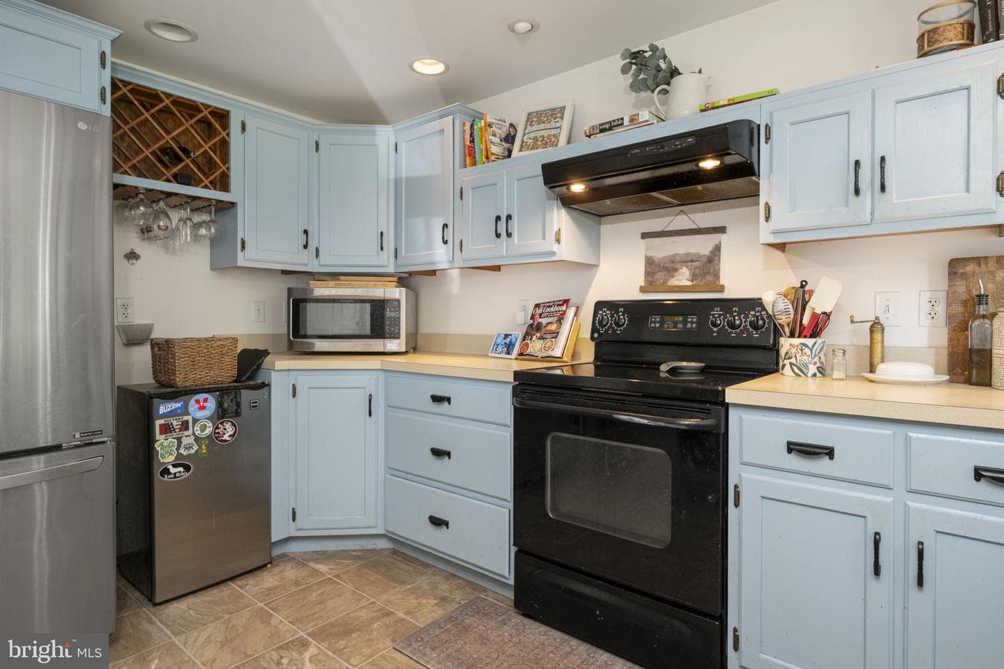 650 Fairview Road photo 8
