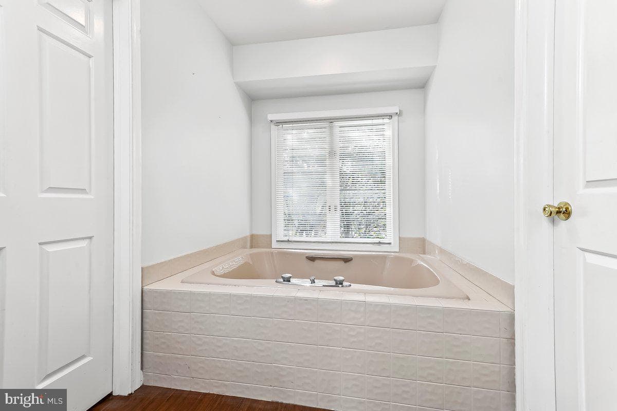 1112 Mews Lane photo 30