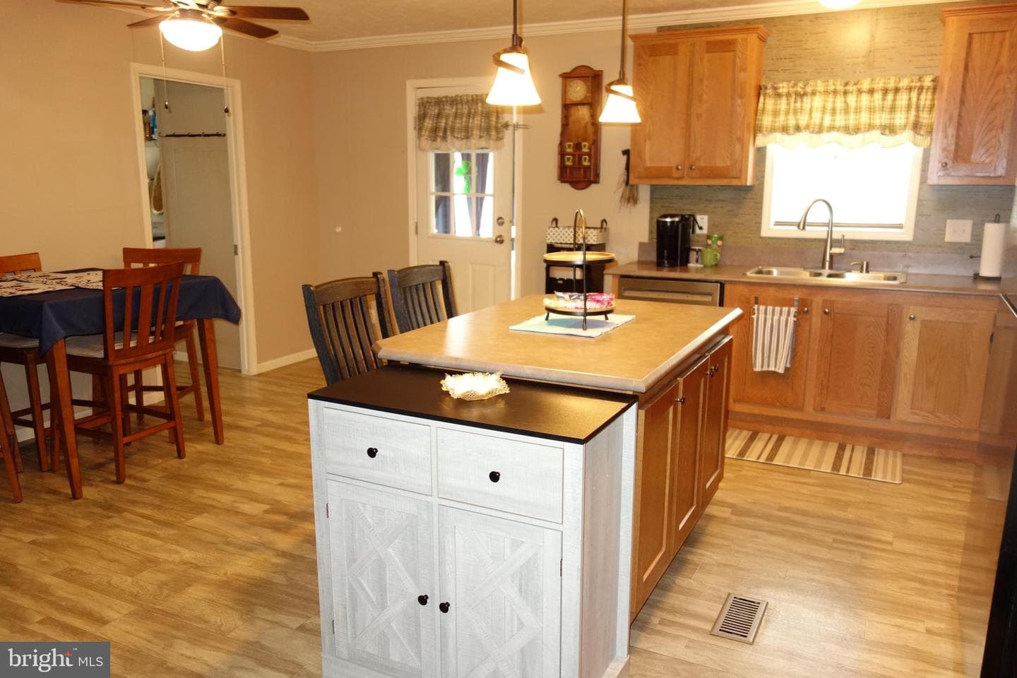 106 Circle Drive photo 4