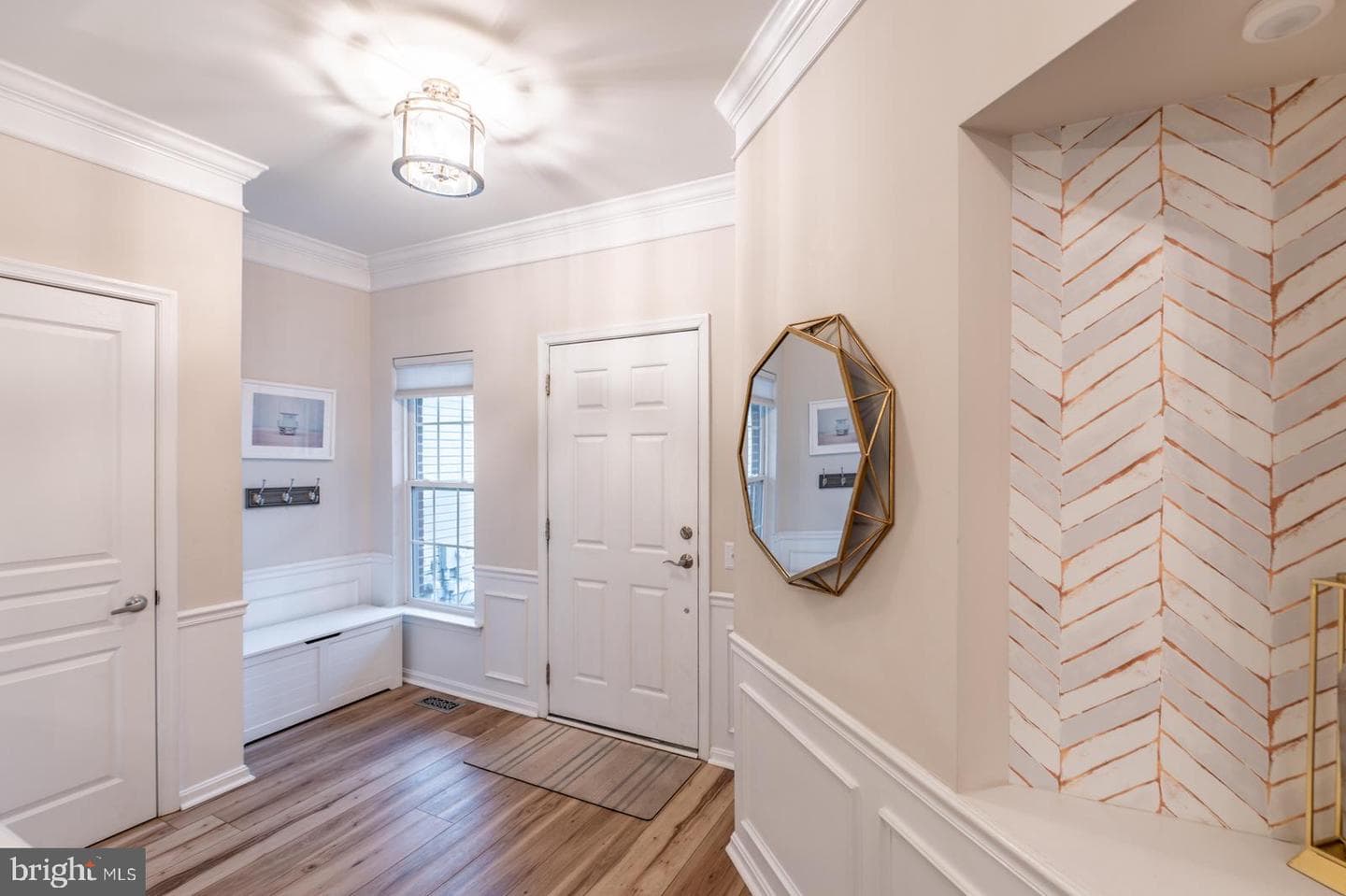 644 Churchill Road photo 3