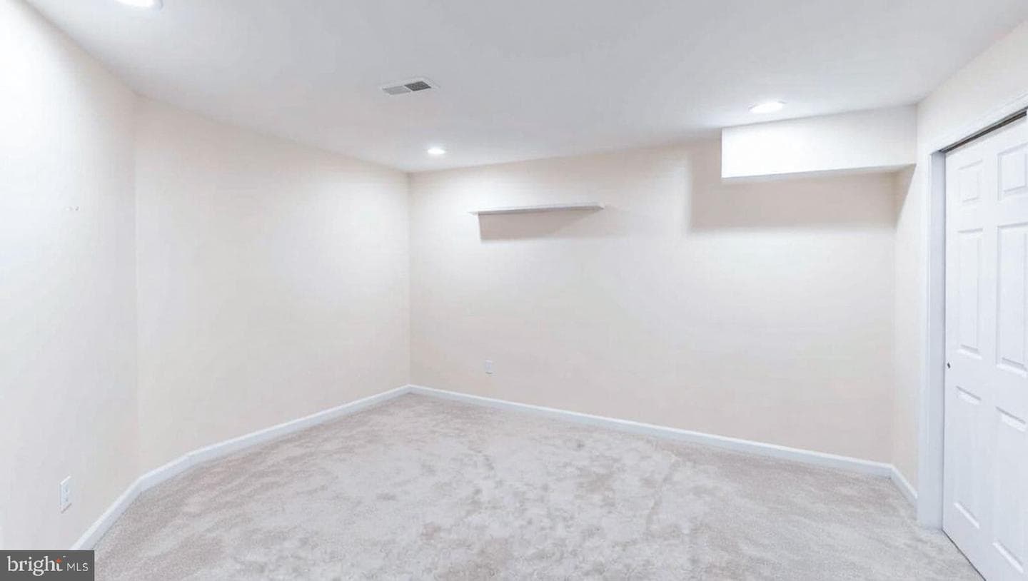644 Churchill Road photo 31