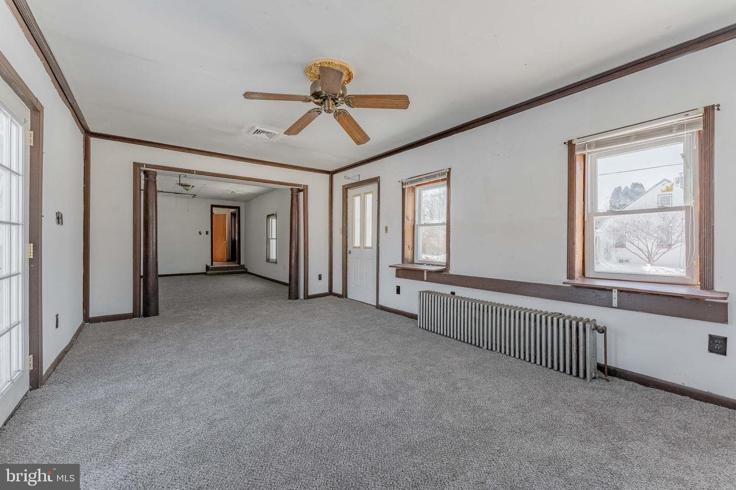 390 Mary St photo 13