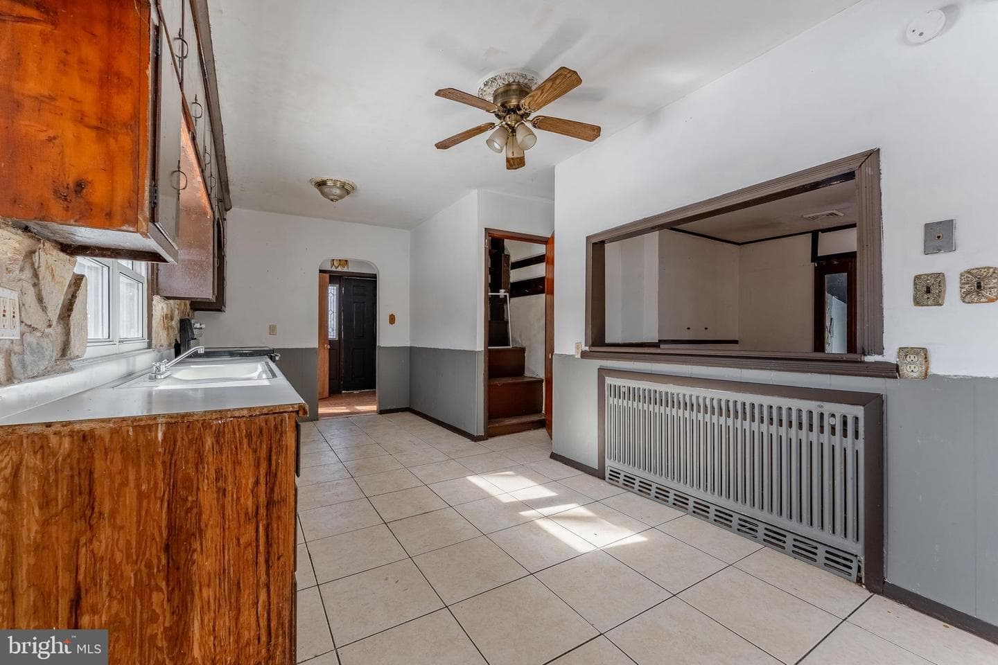 390 Mary St photo 18