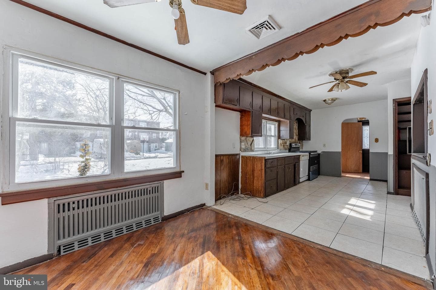 390 Mary St photo 22