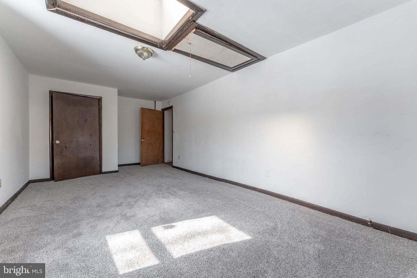 390 Mary St photo 52