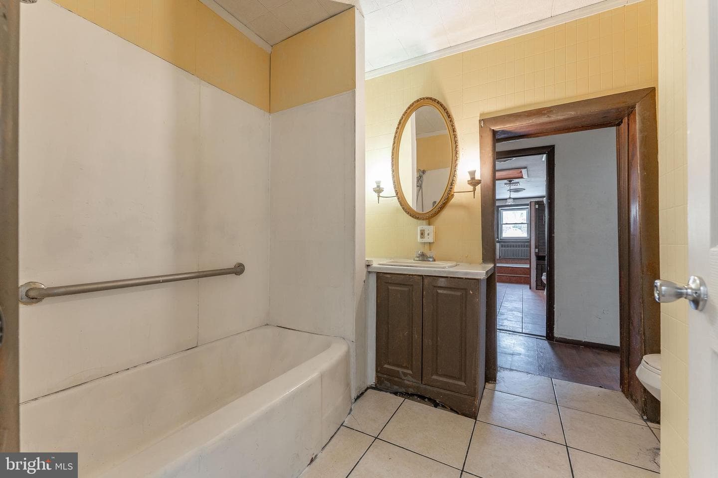 390 Mary St photo 53