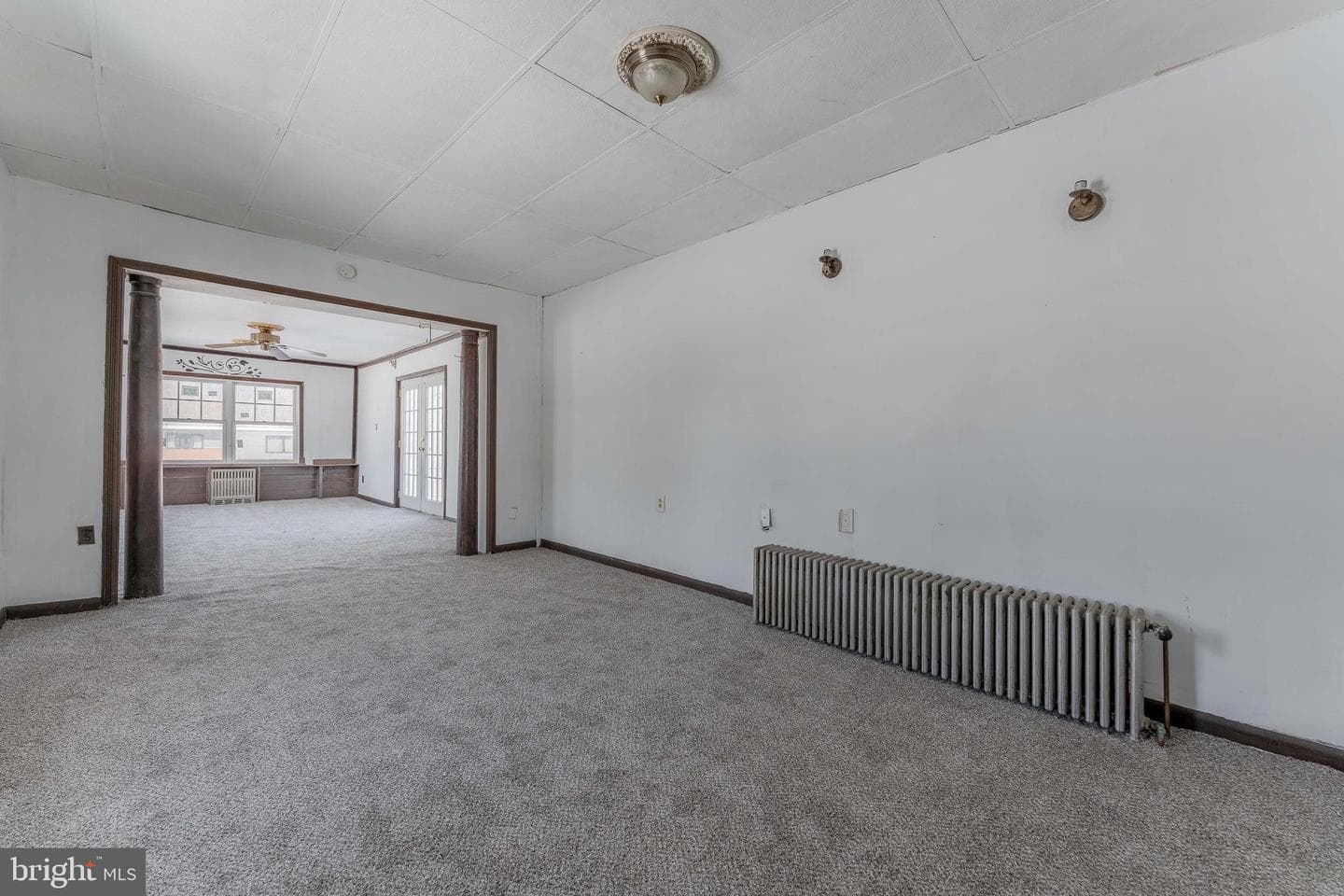 390 Mary St photo 6
