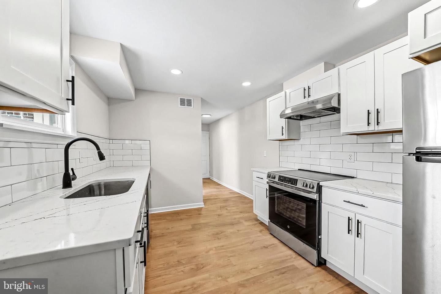 232 S 5th Street photo 12