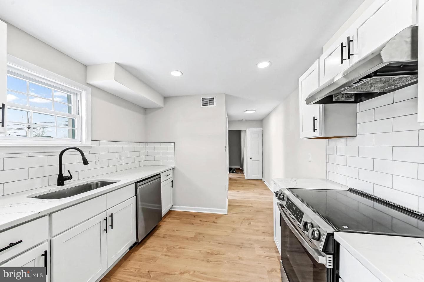 232 S 5th Street photo 14
