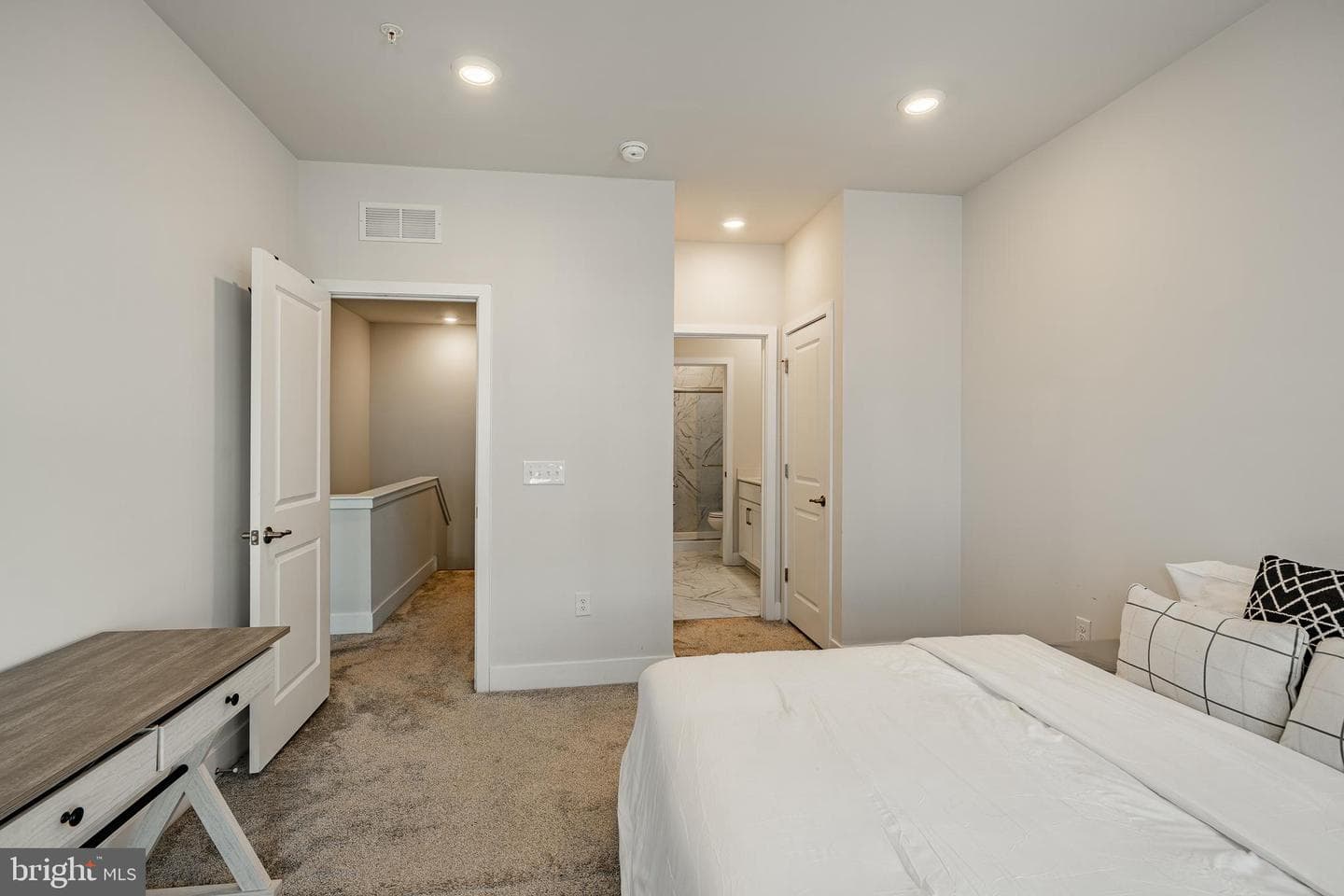 770 Ore Street photo 12