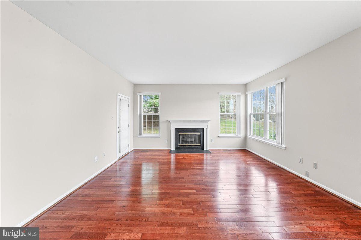 132 Huntingdon Court #1801 photo 5