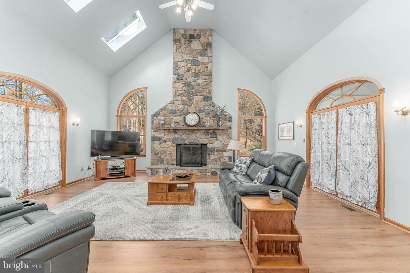 797 Tree Lane photo 8