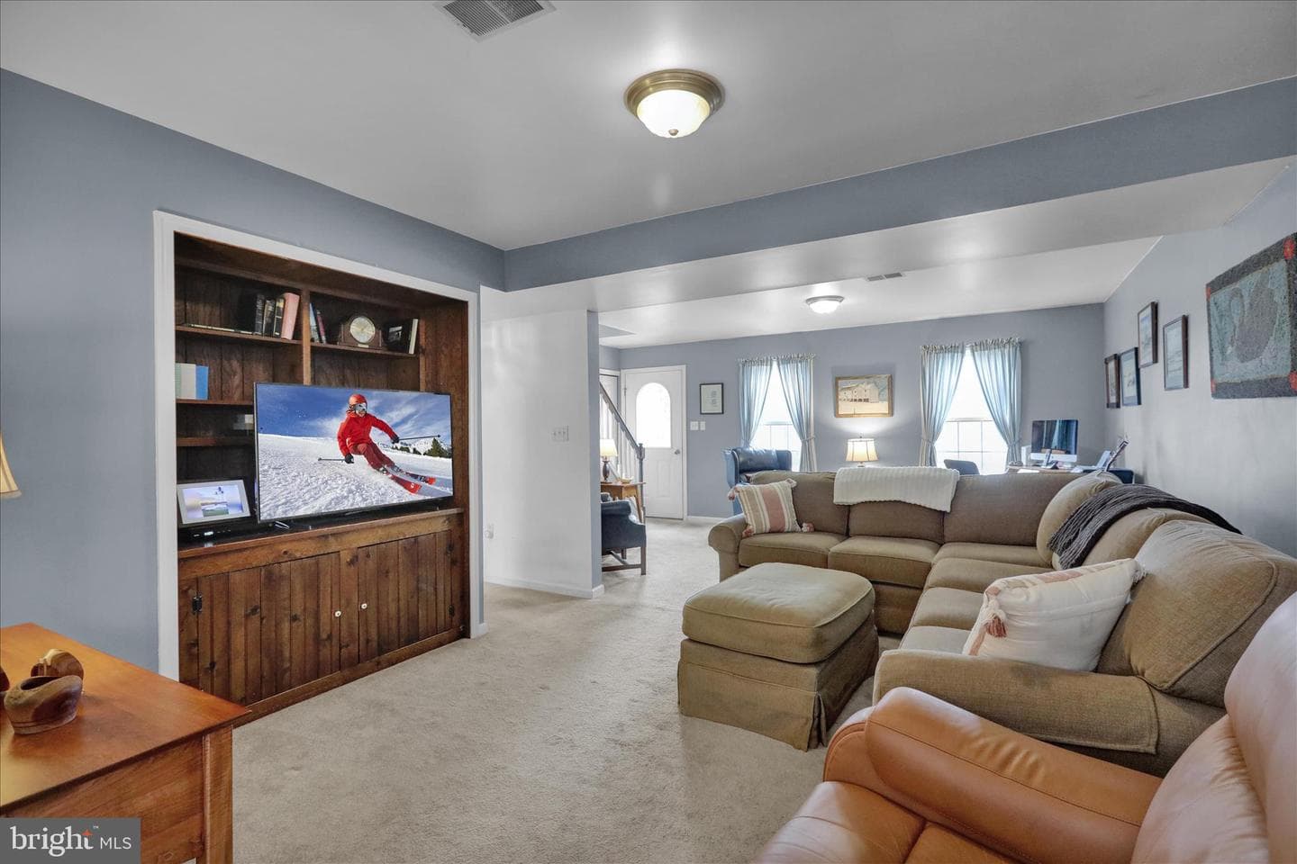 307 Kent Circle photo 5