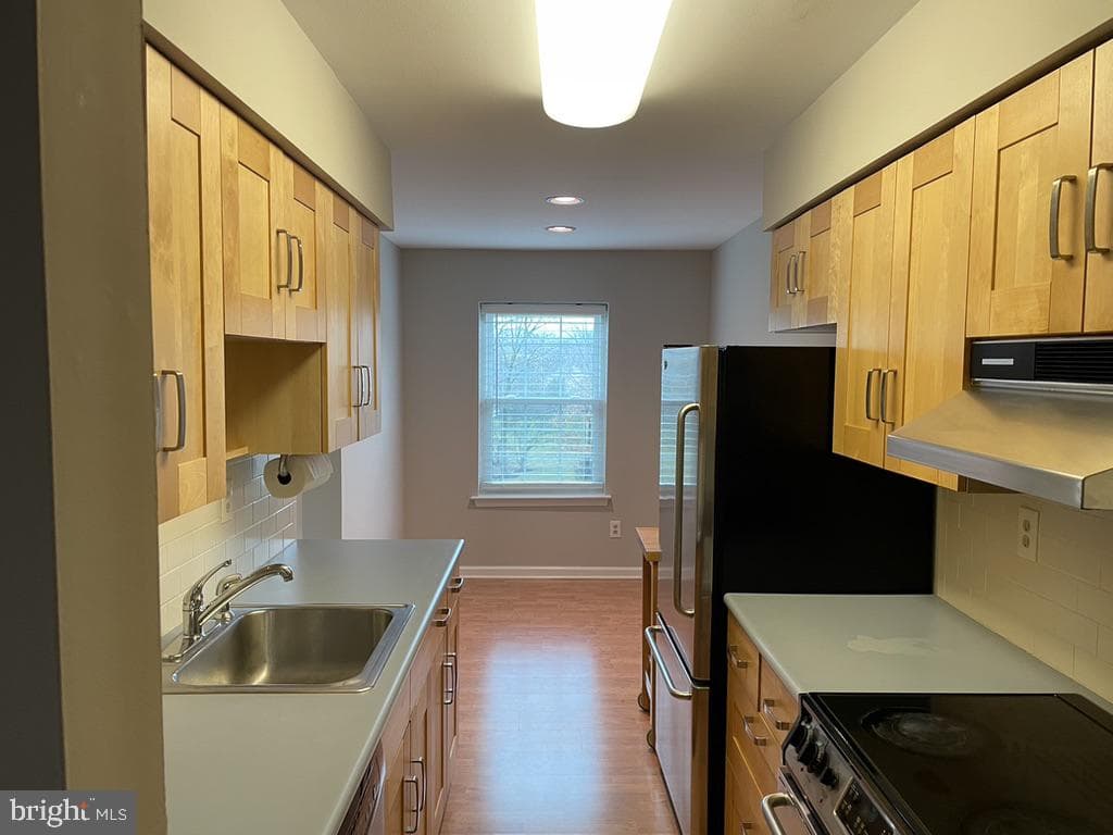 1430 Washington Place photo 13