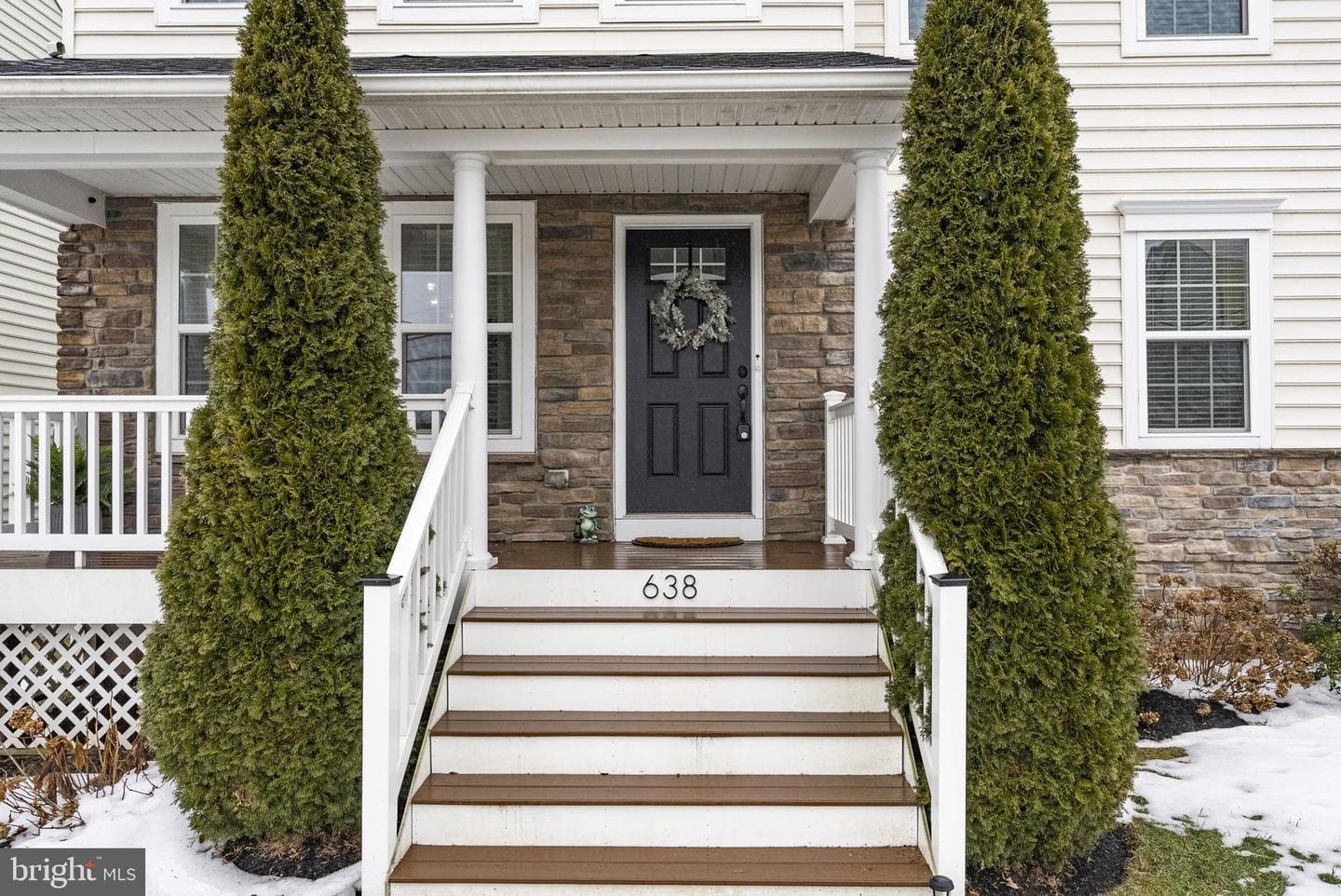 638 Bridge Street photo 5