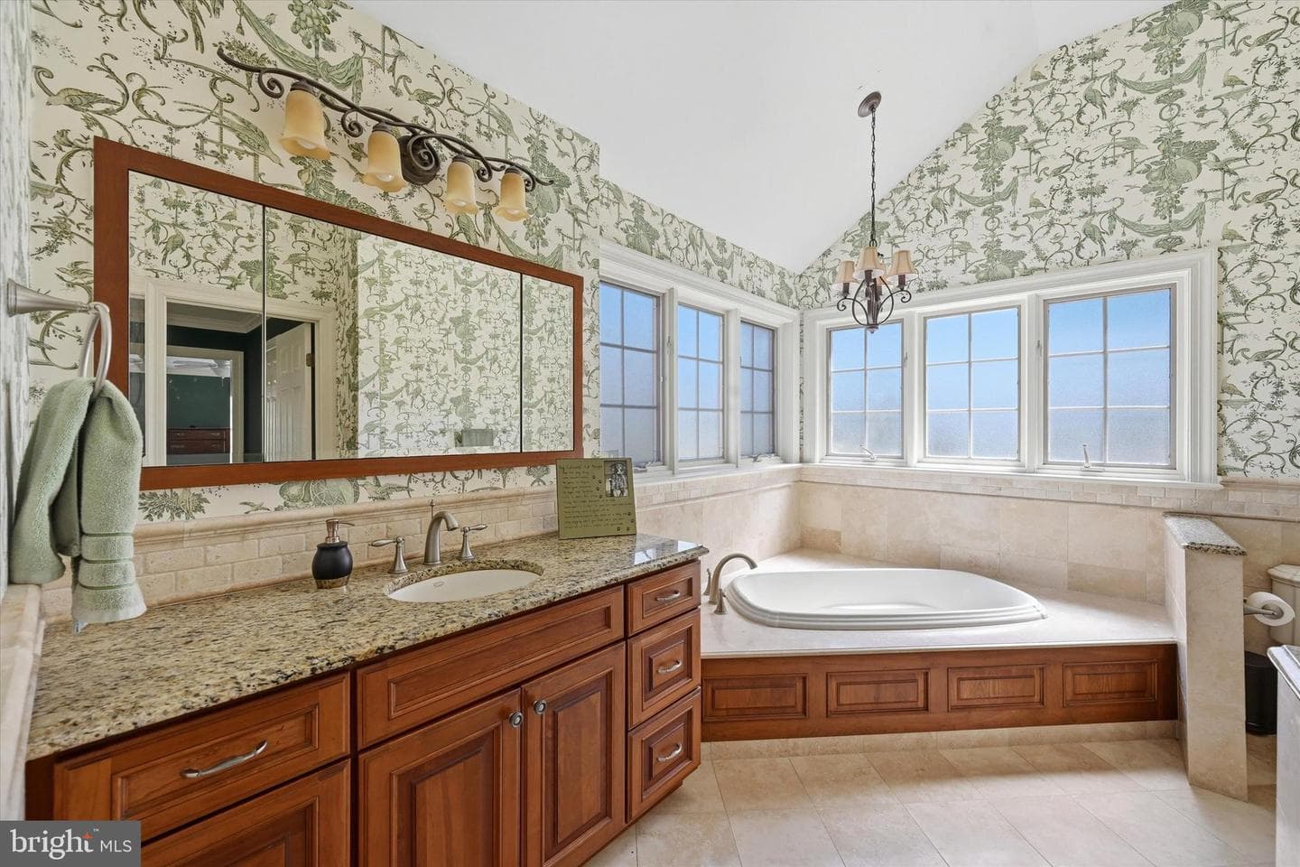 50 Howson Lane photo 40