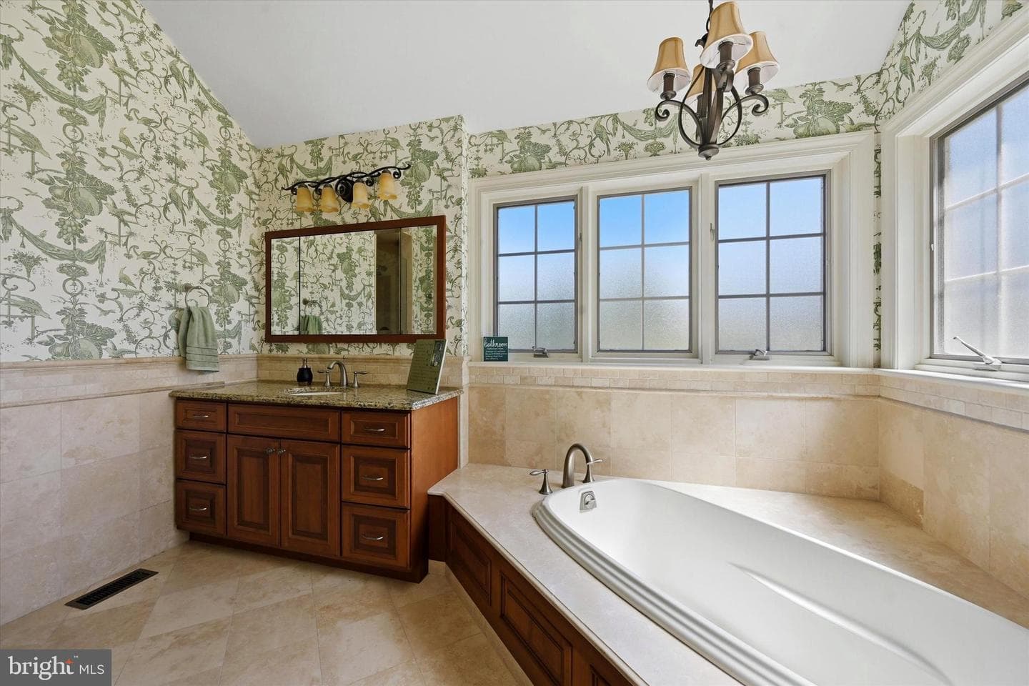 50 Howson Lane photo 41