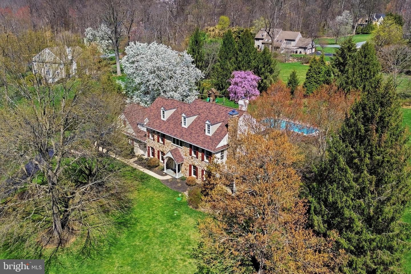 50 Howson Lane photo 82