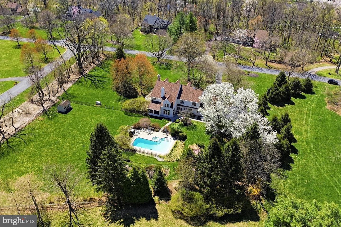 50 Howson Lane photo 86