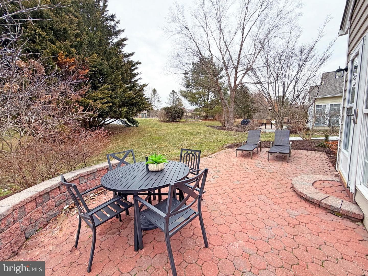 403 Lilac Drive photo 32