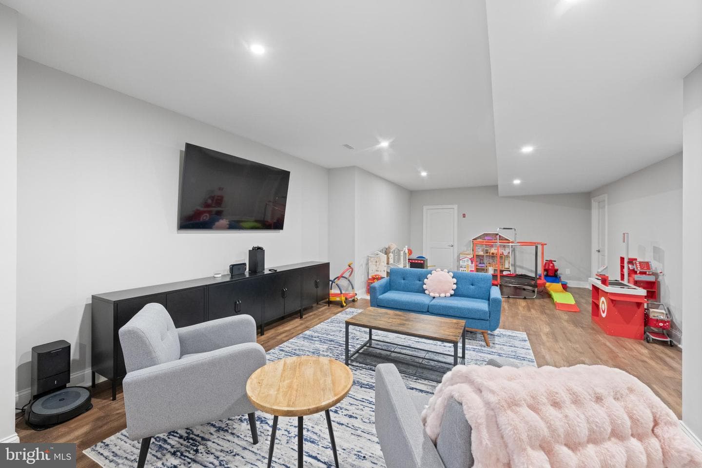 814 Newtown Road photo 31