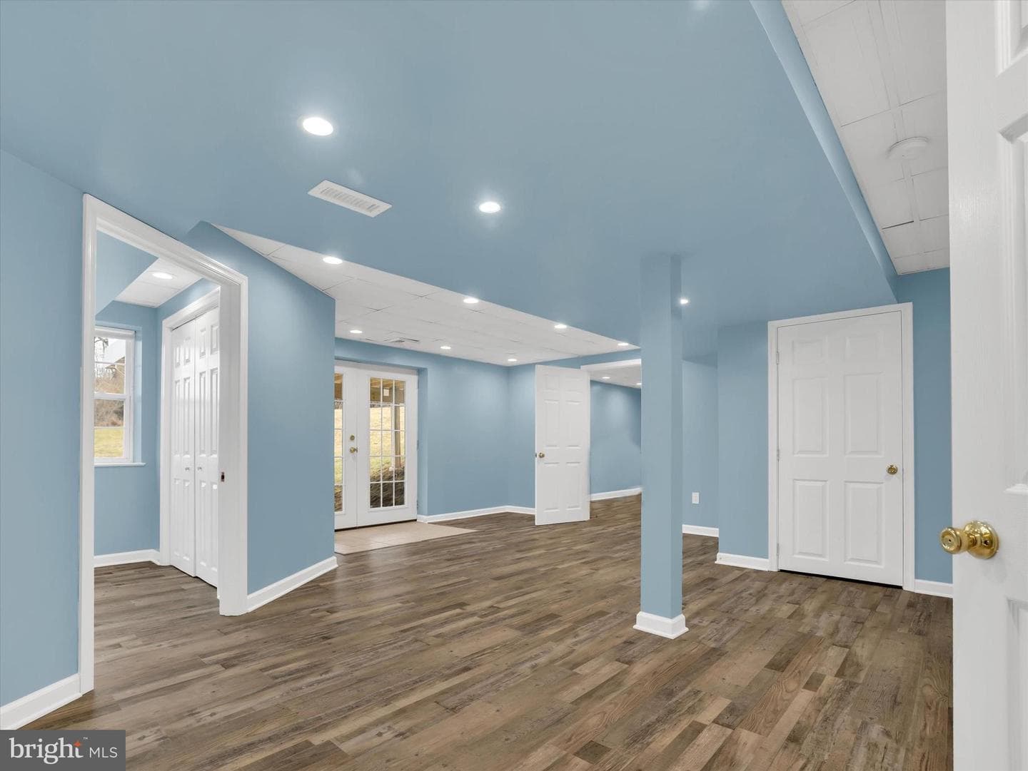 258 Thornridge Drive photo 35