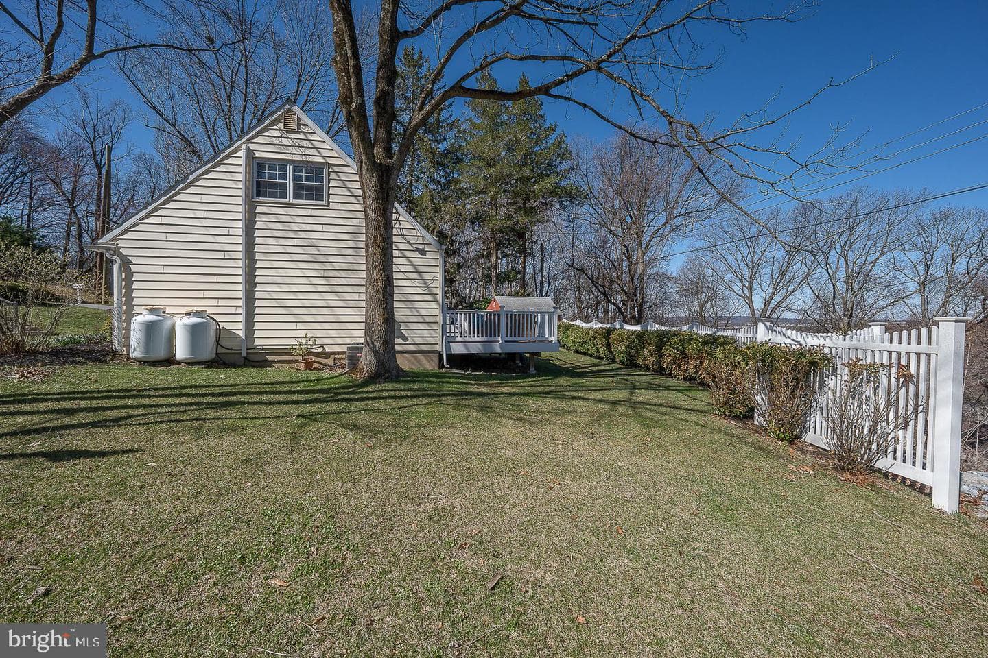 36 Sunset Drive photo 67