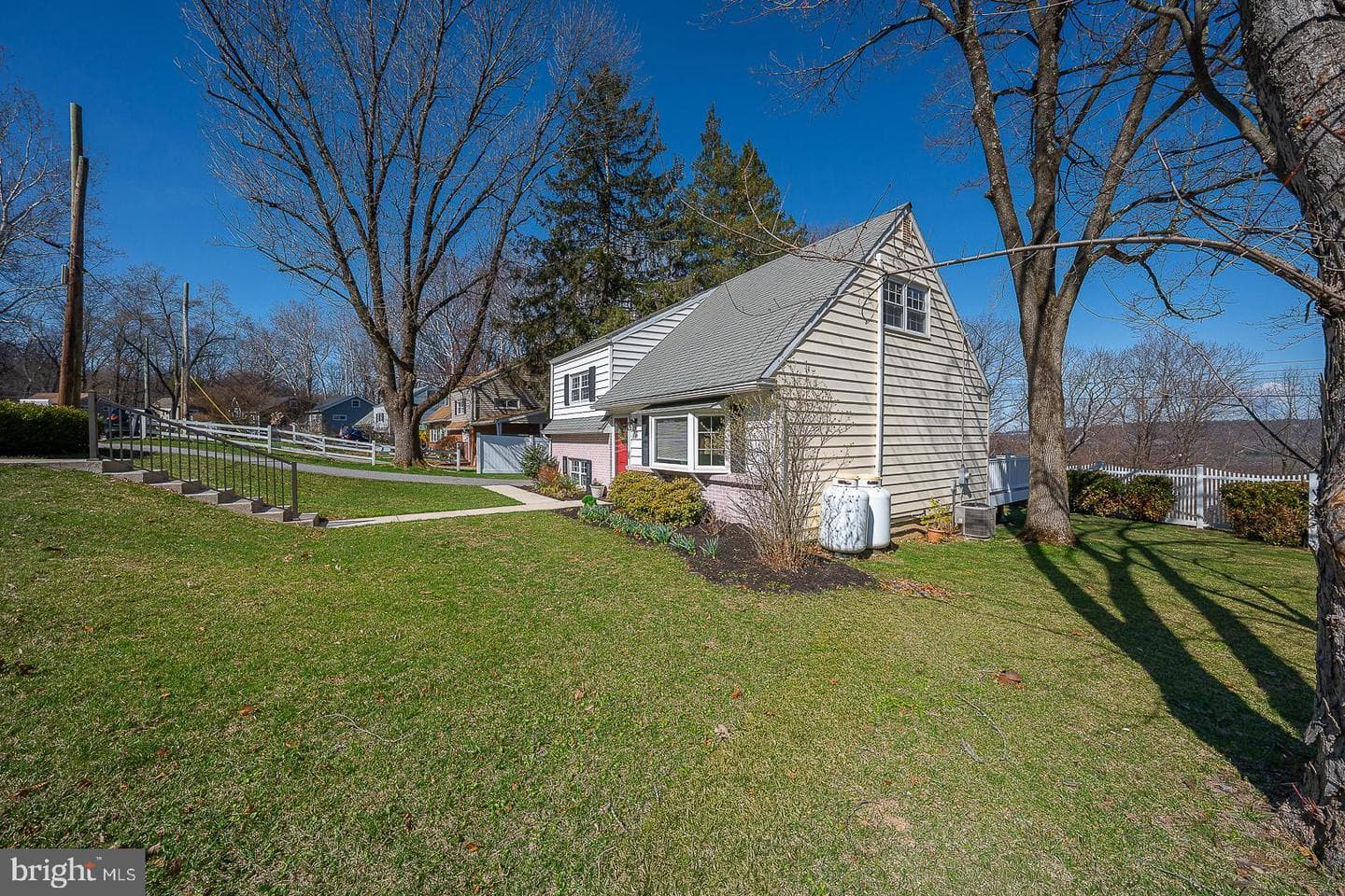 36 Sunset Drive photo 69
