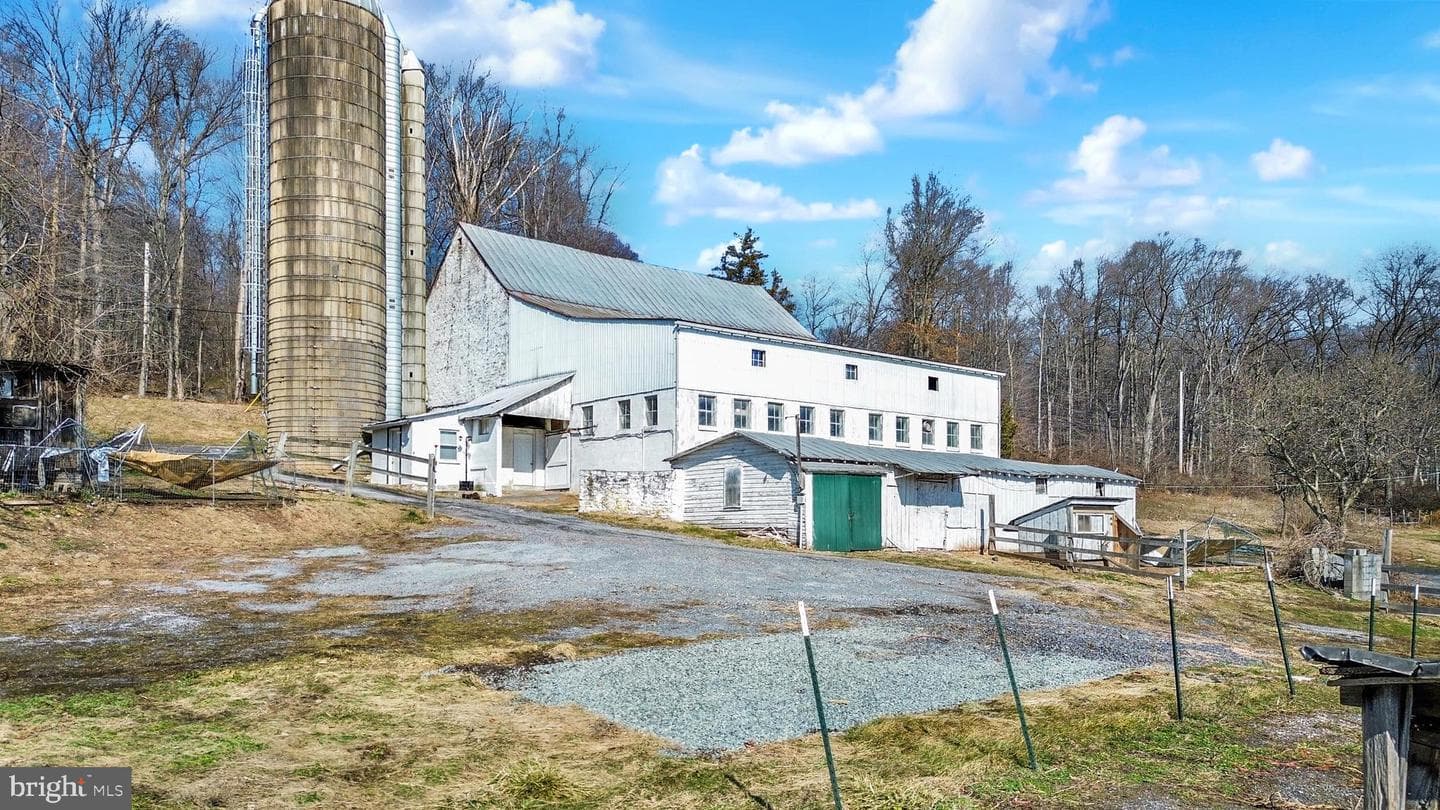 1250 New Philadelphia Road photo 30