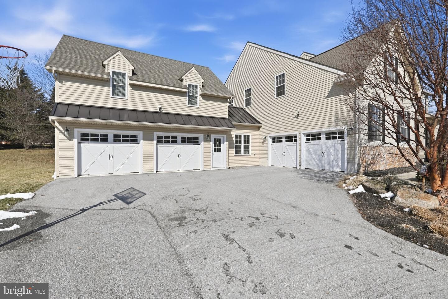 1319 Jamestown Drive photo 4